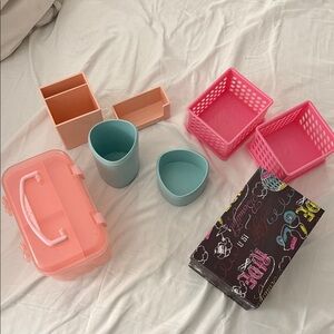 Pink and blue organizers